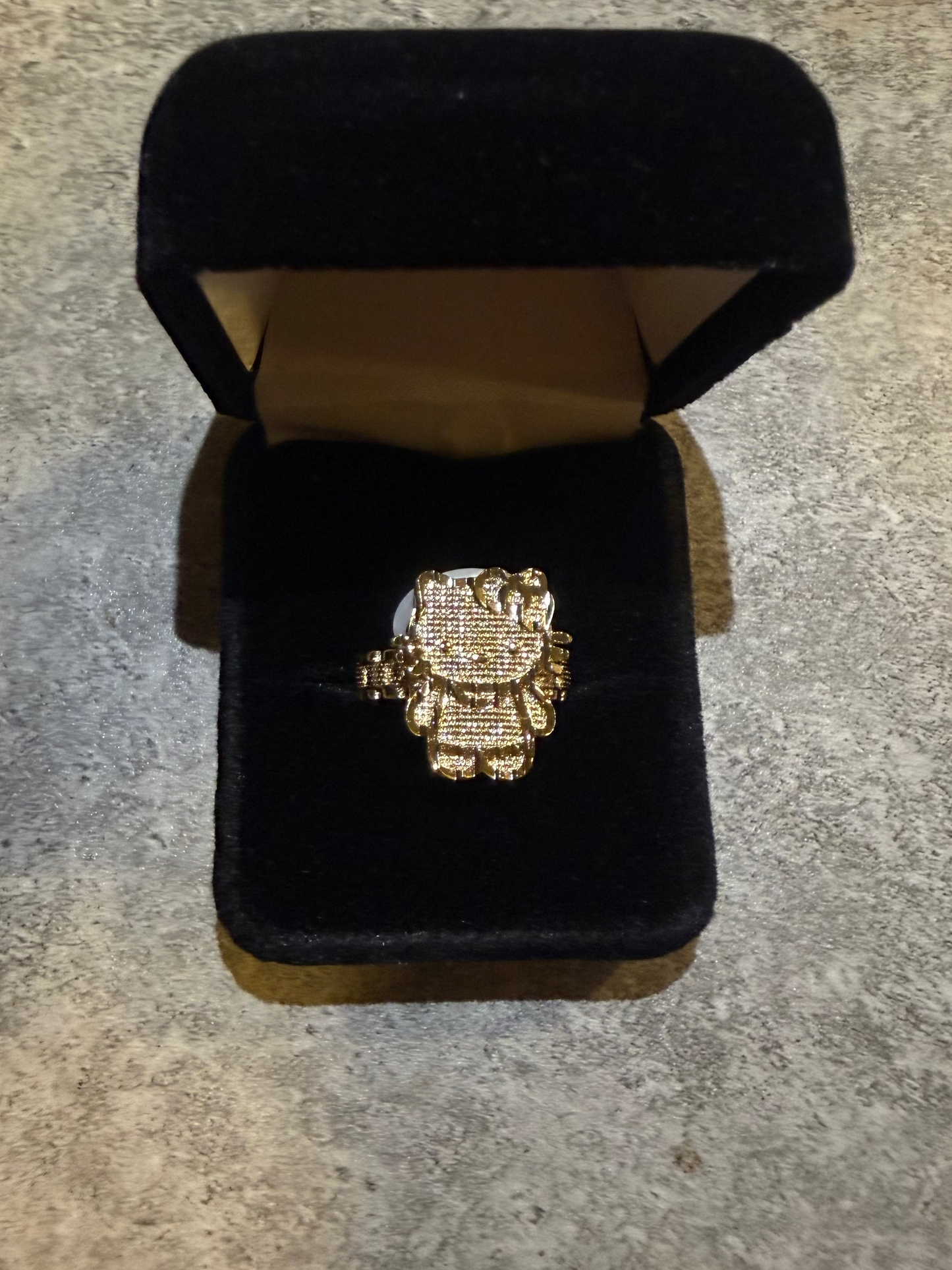 Full body hello kitty ring
