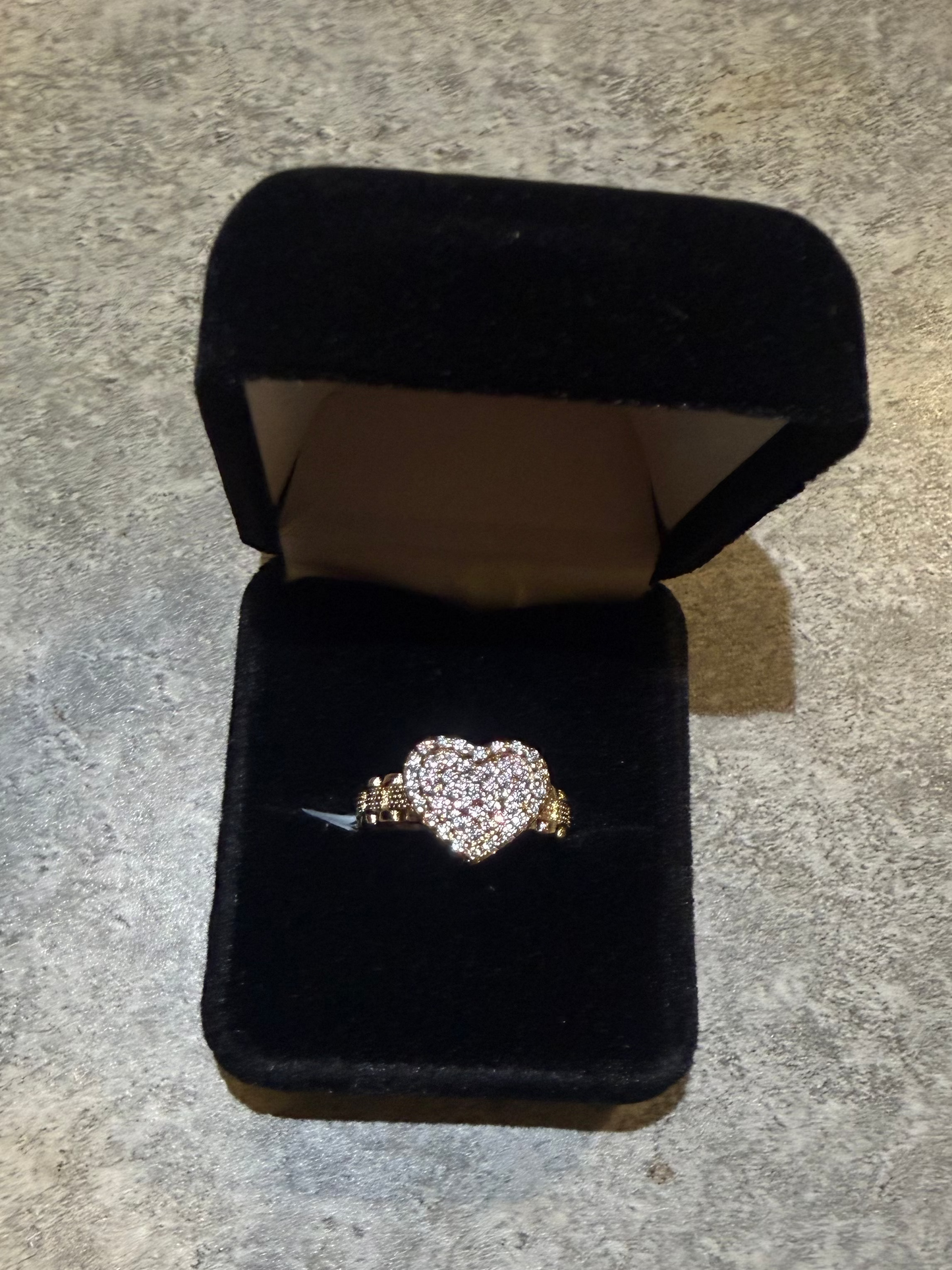 Diamond heart ring